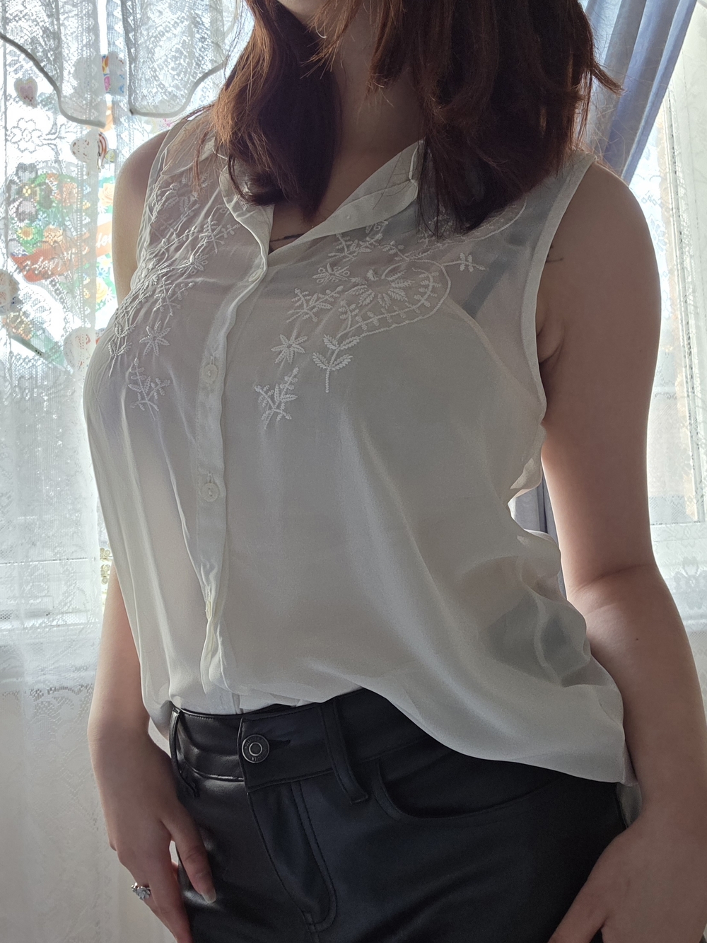 Forever 21 White Sleeveless Embroidered Button-Up Camisole